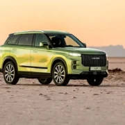 آخرین قیمت خودروهای داخلی و وارداتی امروز چهارشنبه 5 آذر 1404/ این خودروها در یک روز  50 میلیون گران‌تر شدند