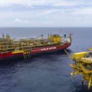 اندونزی آمریکا را تهدید کرد؛ اگر تعرفه‌ها کاهش نیابد، نفت آمریکا را نمی‌خریم