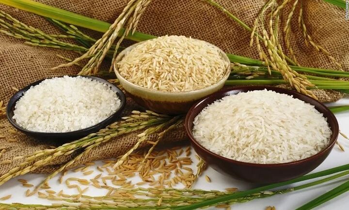 برنج پاکستانی و هندی با ارز آزاد به ترتیب کیلویی ۱۶۰ و ۱۳۵ هزار تومان عرضه میشود