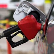 تامین و توزیع بنزین به صورت پایدار در حال انجام است