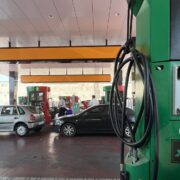 تشریح طرح جدید بنزینی مورد نظر رئیس‌جمهور/ قیمت بنزین چقدر گران می‌شود؟