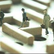 تعدیلهای سلیقهای کارفرمایان؛ راهی برای دور زدن تعهدات پایان سال