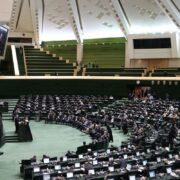 تنش در مجلس بر سر افزایش قیمت بنزین/ این نوع گرانی خطرناک است