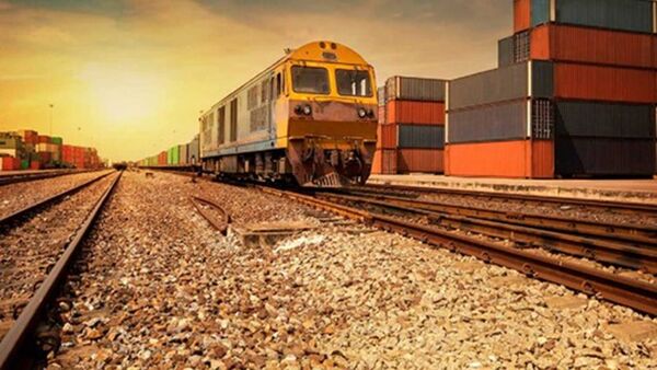 حرکت نخستین قطار صادراتی کلینکر از هشتگرد به ترکیه