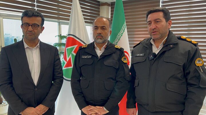 رئیس پلیس راه کشور در دیدار مدیرکل راهداری البرز عنوان کرد
انتخاب استان البرز بهعنوان معبر نمونه ترافیکی کشور