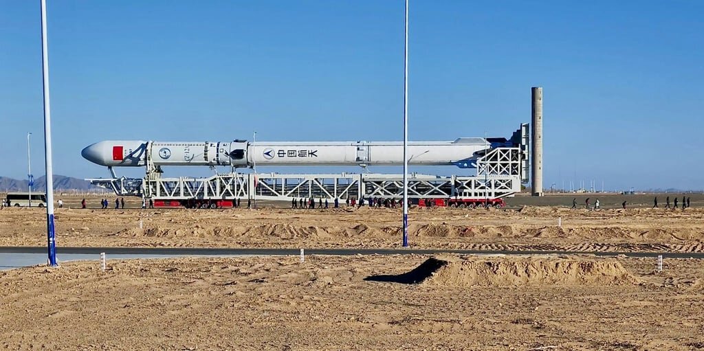 رقیب قدرتمندترین موشک جهان، روی سکوی پرتاب رفت رقیب قدرتمندترین موشک جهان، روی سکوی پرتاب رفت