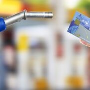 سرنوشت بنزین در هاله‌ای از ابهام / آیا قیمت و سهمیه بنزین تغییر می‌کند؟