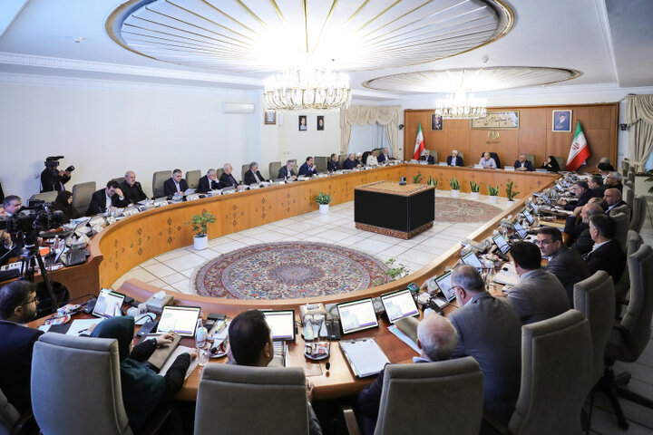 سیاستِ تعویق؛ روایتی از حکمرانی در حالت تعلیق و تصمیمگریزی