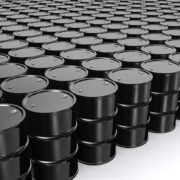 طلای سیاه در سراشیبی قیمت/ آینده مبهم در انتظار بازار جهانی