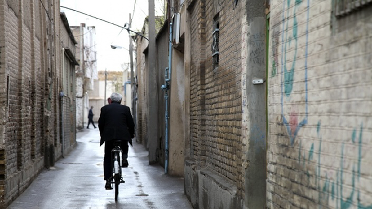 فقیران چگونه بار هزینههای پنهان انرژی را بر دوش میکشند؟