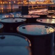 قیمت جهانی نفت امروز یکشنبه ۹ آذر ۱۴۰۴ / برنت ۶۲ دلار و WTI به ۵۸ دلار رسید