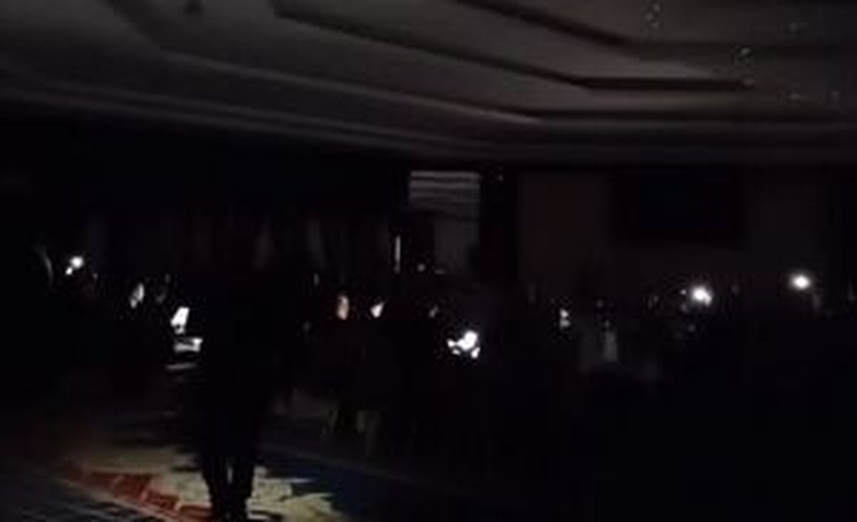 ماجرای مشکوک یک خاموشی عجیب در نشست مهم تهران+ عکس