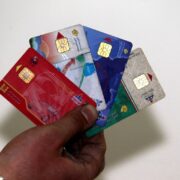 نه کارت سوخت، نه کارت بانکی؛ بنزین نقدی می‌شود؟