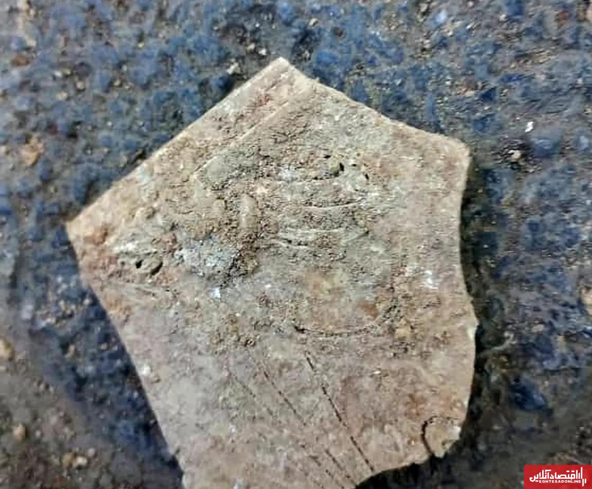 کشف اشیای باستانی در محوطه خیابان چهارباغ اصفهان/میراثفرهنگی مانع ادامه عملیات شد