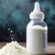 کمبود عرضه شیرخشک رگولار و رژیمی در داروخانه‌ها