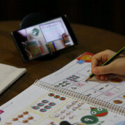 معلم و دانشآموز در محاصره بخشنامهها؛ وقتی مدرسه از جوش میافتد/ روایت سقوط کیفیت آموزشی