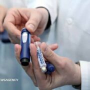 پیگیری عدم تامین نقدینگی داروخانه های البرز برای خرید داروهای حیاتی