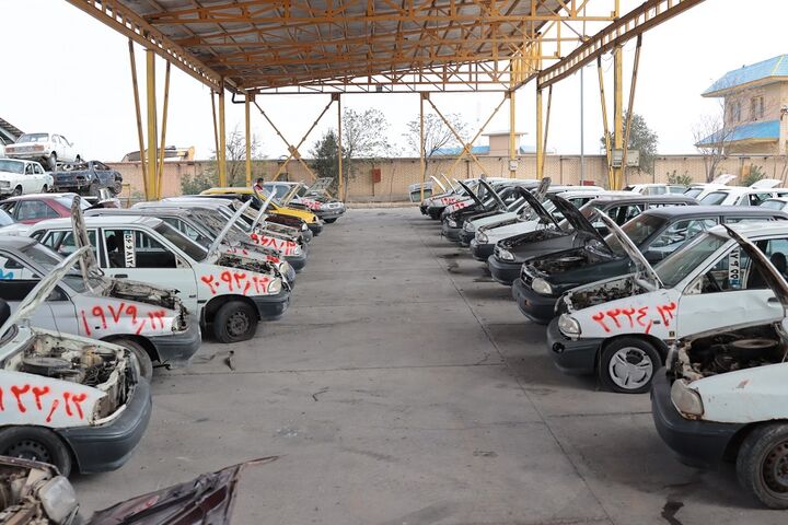 کاهش اسقاط خودرو به یک چهارم؛ قیمت، ترمز خروج خودروهای فرسوده را کشید