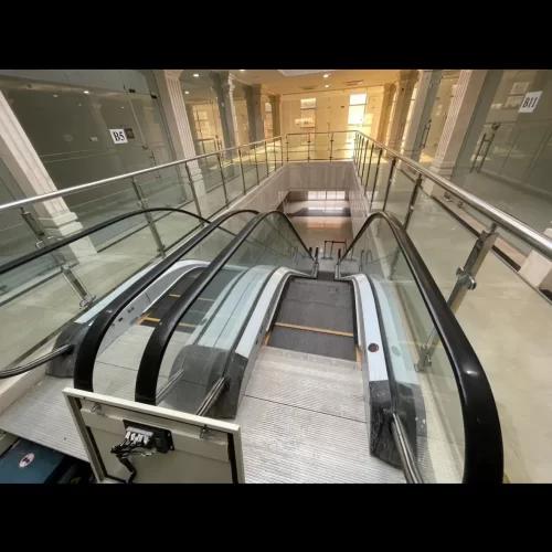 ۱۵ نکته کلیدی قبل از خرید اینترنتی پله برقی که هر کارفرما باید بداند نصب و راه اندازی پله برقی