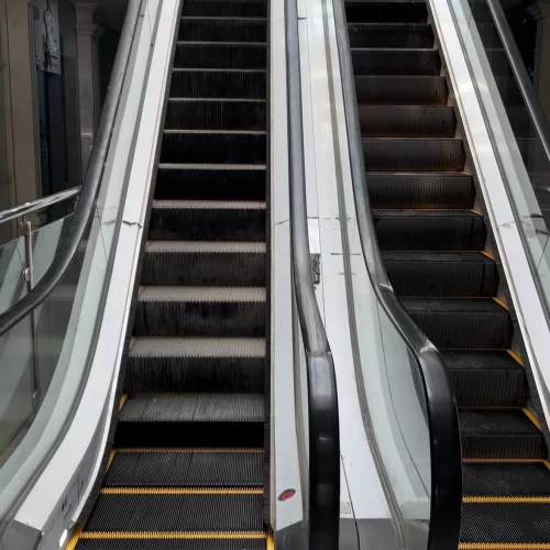 ۱۵ نکته کلیدی قبل از خرید اینترنتی پله برقی که هر کارفرما باید بداند تعمیر پله برقی