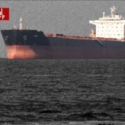 ارزش ۲۵ میلیارد دلاری کشتی‌های توقفی در تنگه هرمز/ پیام‌های دروغین چینی برای عبور کارساز شد؟