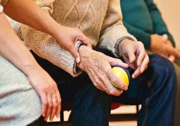 افزایش اضطراب یکی از تاثیرات جنگ بر سالمندان است