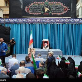 در سوگ «پدر»؛ میثاق کارگران با رهبر شهید در خیابان کشوردوست