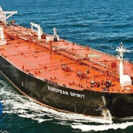 عرضه ۵۰۰ میلیون بشکه نفت در بازار جهانی متوقف شد