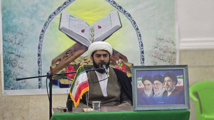 محفل انس با قرآن در لیردف جاسک برگزار شد محفل انس با قرآن در لیردف جاسک برگزار شد