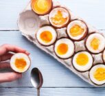 زرده تخم‌مرغ: منبع غنی لوتئین و گزانتین برای سلامت چشم