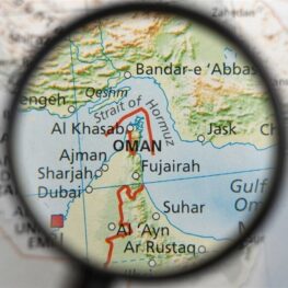 تنگه هرمز؛ سلاح استراتژیک ایران در حال کند شدن است؟ / عربستان و امارات مسیر جایگزین پیدا کردند