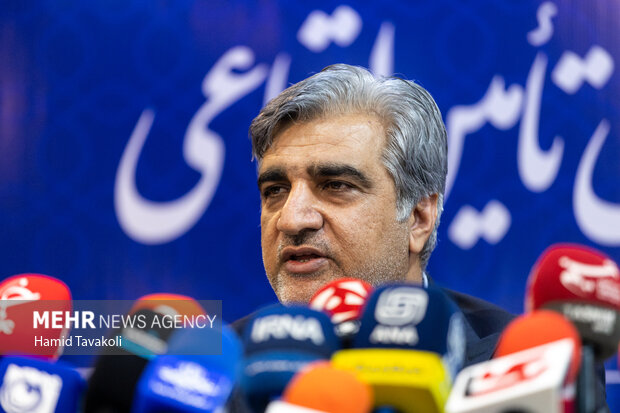 سالاری: مطالبات بیمه تکمیلی بازنشستگان تسویه میشود