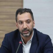 منابع مالی خوزستان به جای رسوب در بانکها به تولید تزریق شود